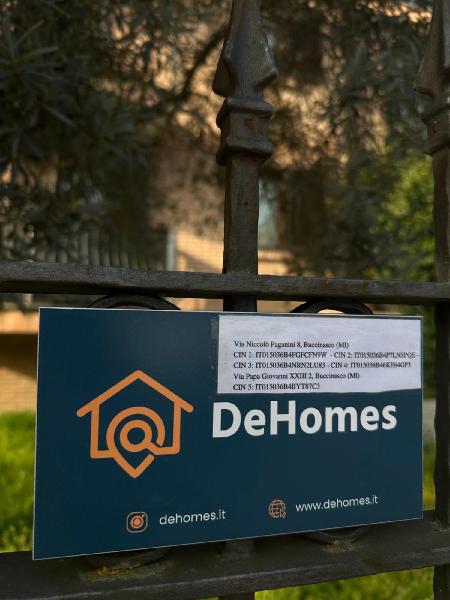 Dehomes - Relax & Business Apartments Buccinasco Bagian luar foto